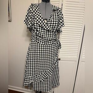Unique Vintage Houndstooth Wrap Dress